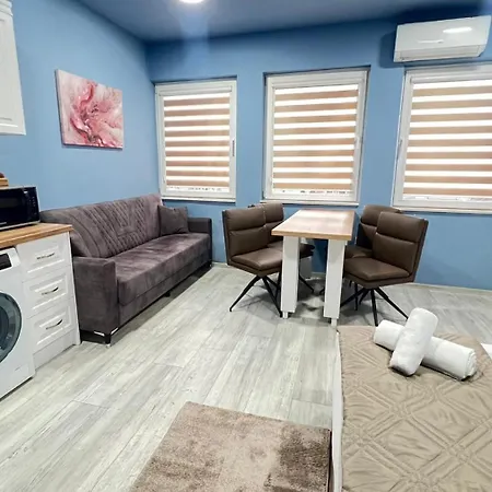 Seaside Apartman *